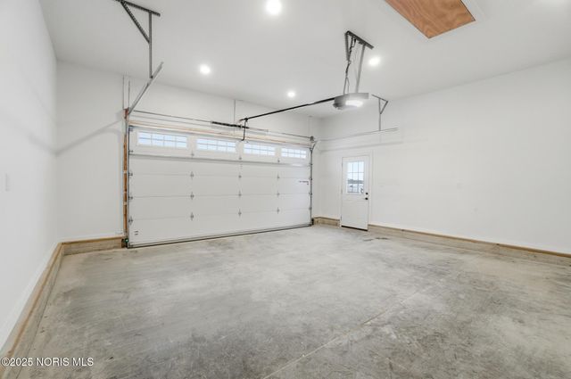 432 Linden Drive, Pemberville, OH 43450