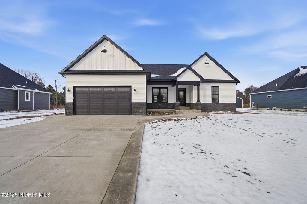 432 Linden Drive, Pemberville, OH 43450