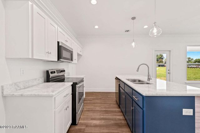 121 Santa Marta Drive, Youngsville, LA 70592