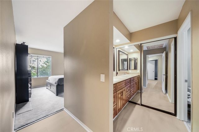 5722 E Stillwater 42, Orange, CA 92869