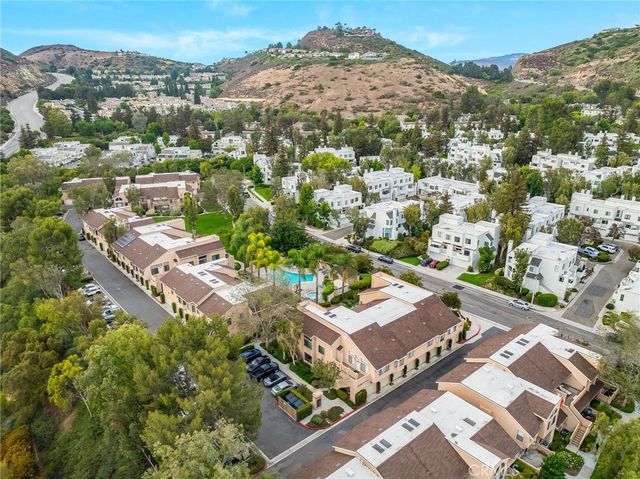 5722 E Stillwater 42, Orange, CA 92869