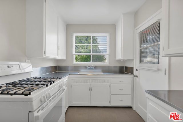 4121 Santo Tomas Drive A, Los Angeles, CA 90008