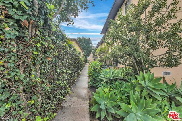 4121 Santo Tomas Drive A, Los Angeles, CA 90008