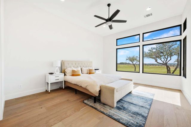 2401 KAHALA SUNSET DR, Spicewood, TX 78669