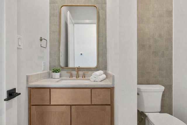 2401 KAHALA SUNSET DR, Spicewood, TX 78669