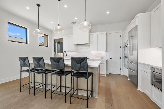 2401 KAHALA SUNSET DR, Spicewood, TX 78669