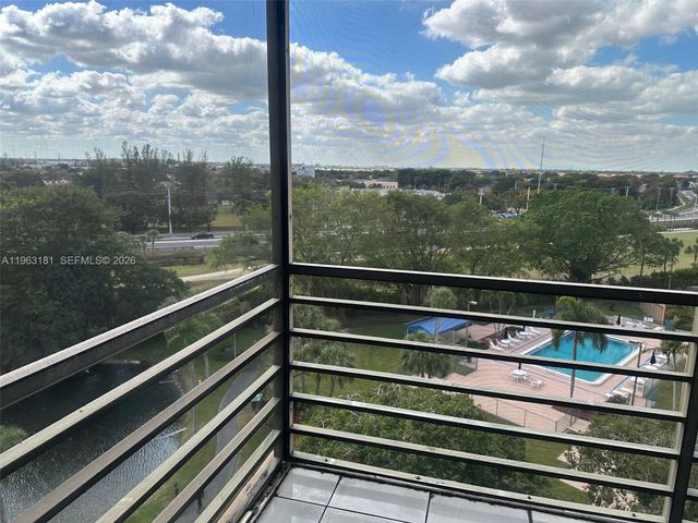 1200 Saint Charles Pl PH7, Pembroke Pines, FL 33026