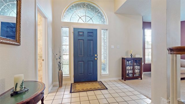 817 Crystal Lane, Hurst, TX 76054