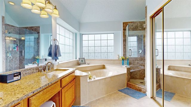 817 Crystal Lane, Hurst, TX 76054