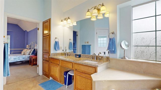 817 Crystal Lane, Hurst, TX 76054