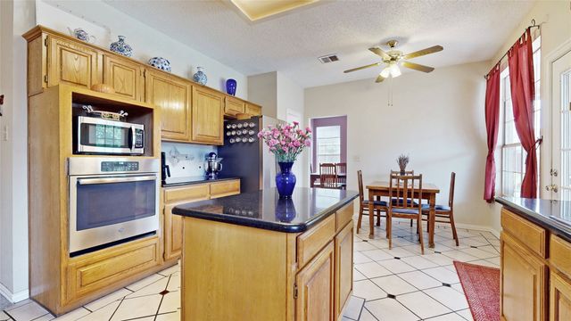 817 Crystal Lane, Hurst, TX 76054