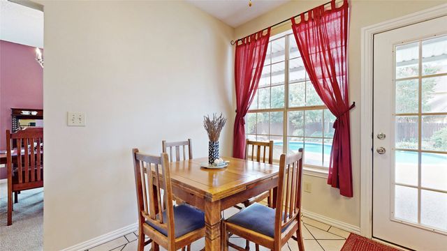 817 Crystal Lane, Hurst, TX 76054