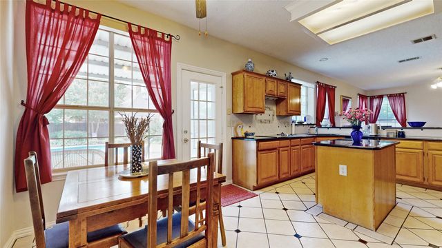 817 Crystal Lane, Hurst, TX 76054
