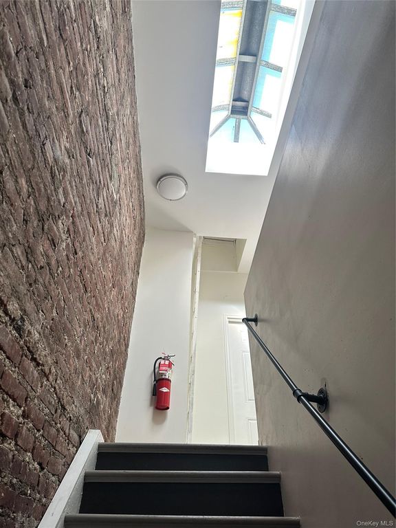 1618 Taylor Avenue, Bronx, NY 10460 — photo 4