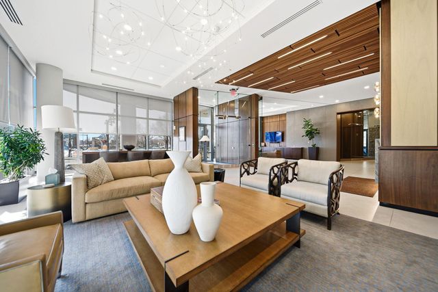 300 W Spring Street, 306, Columbus, OH 43215