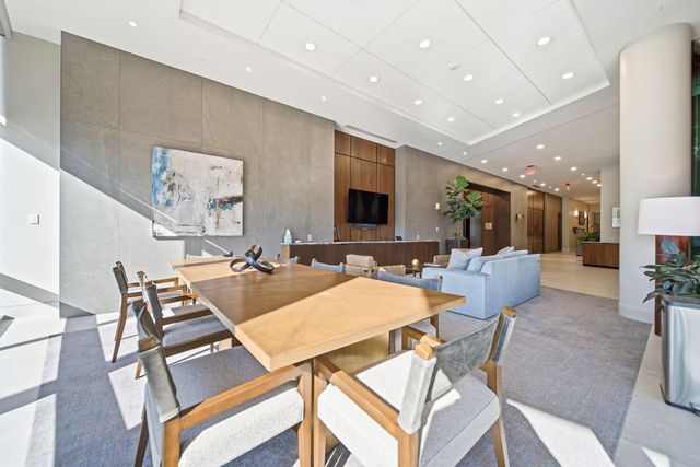 300 W Spring Street, 306, Columbus, OH 43215