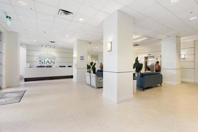 4001 S Ocean Drive 8E, Hollywood, FL 33019