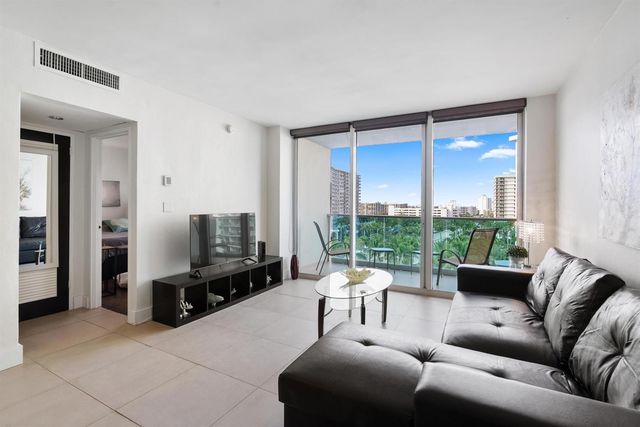 4001 S Ocean Drive 8E, Hollywood, FL 33019