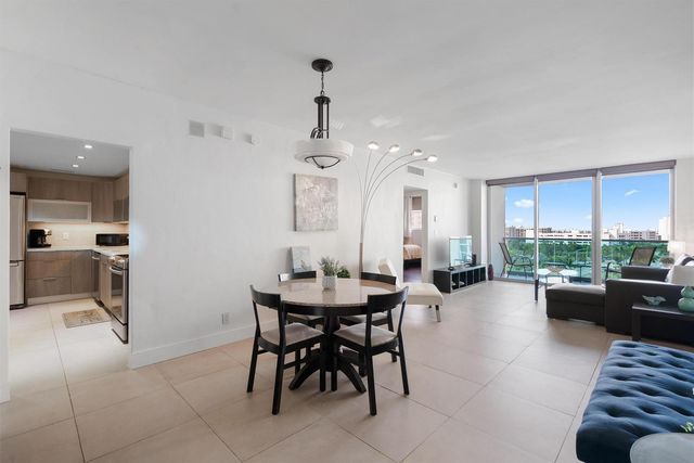 4001 S Ocean Drive 8E, Hollywood, FL 33019