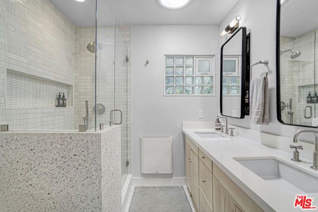 3560 Mandeville Canyon Road, Los Angeles, CA 90049