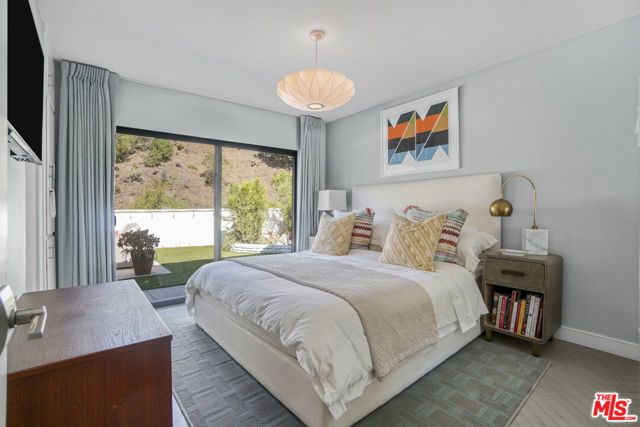 3560 Mandeville Canyon Road, Los Angeles, CA 90049
