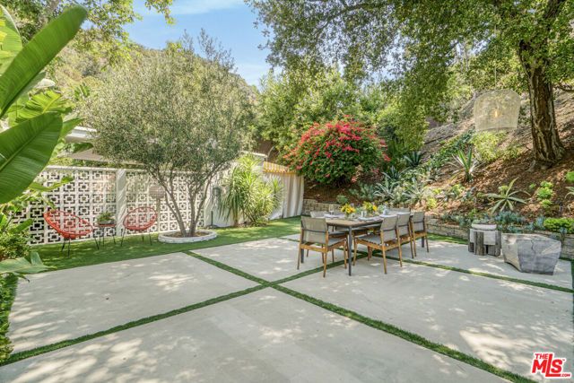 3560 Mandeville Canyon Road, Los Angeles, CA 90049