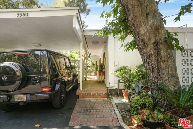 3560 Mandeville Canyon Road, Los Angeles, CA 90049