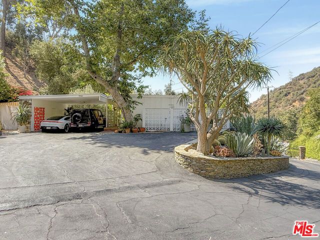3560 Mandeville Canyon Road, Los Angeles, CA 90049