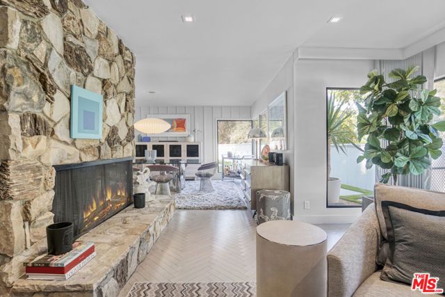 3560 Mandeville Canyon Road, Los Angeles, CA 90049