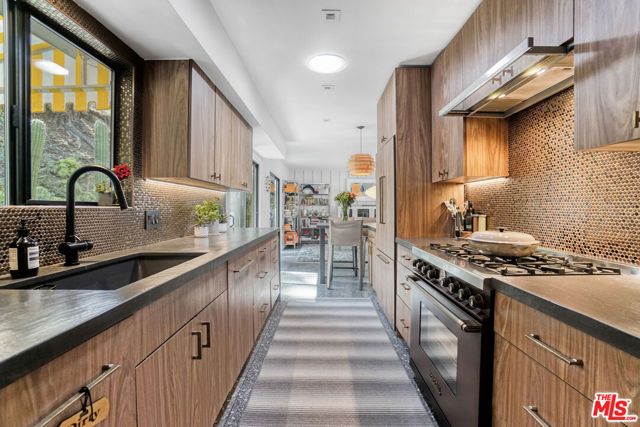 3560 Mandeville Canyon Road, Los Angeles, CA 90049