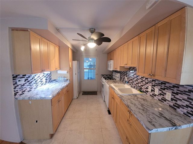 3039 SEGO LANE, Lakeland, FL 33801