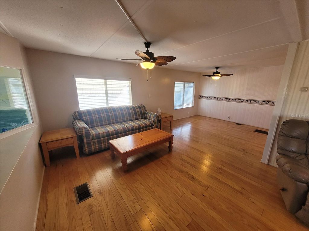 Image 14 of property listing at 3039 SEGO LANE, Lakeland, FL 33801