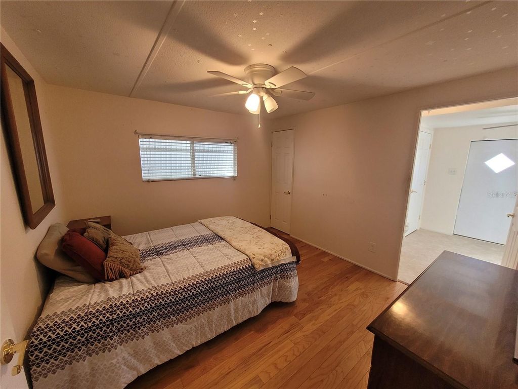 Image 15 of property listing at 3039 SEGO LANE, Lakeland, FL 33801