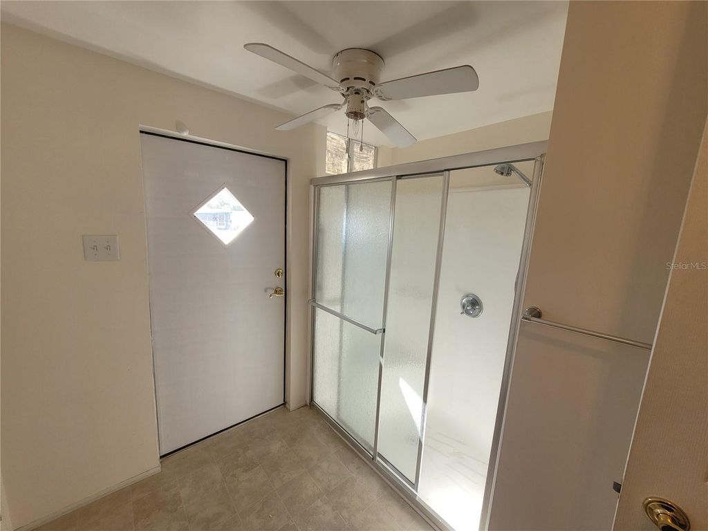 Image 21 of property listing at 3039 SEGO LANE, Lakeland, FL 33801