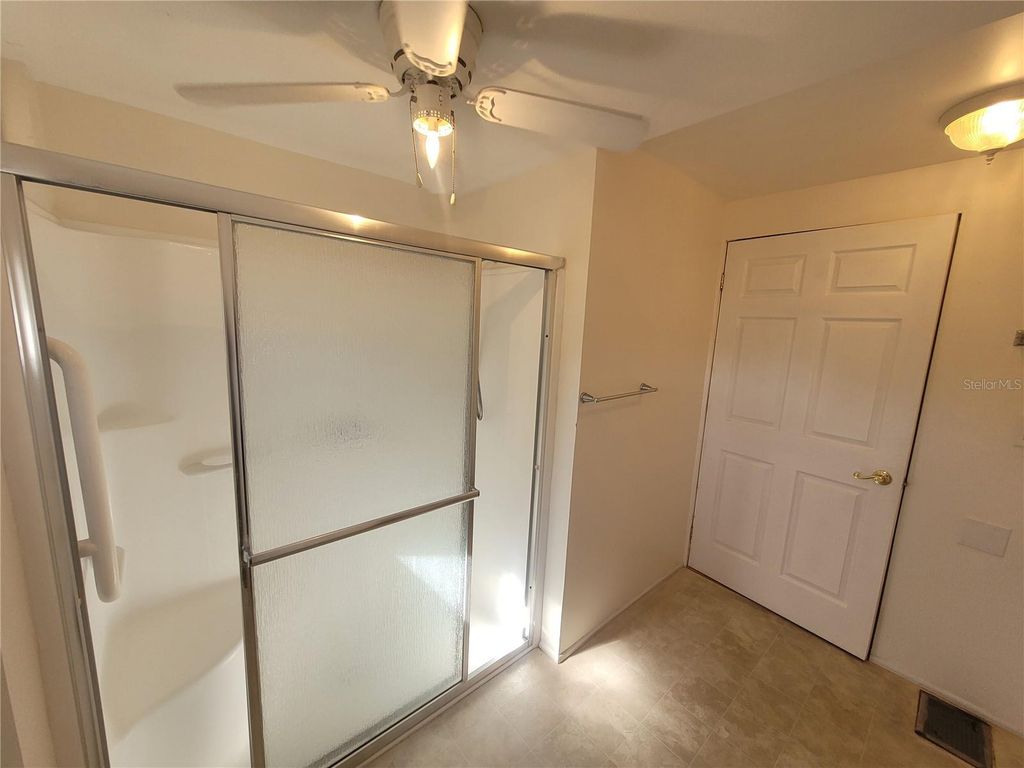 Image 22 of property listing at 3039 SEGO LANE, Lakeland, FL 33801