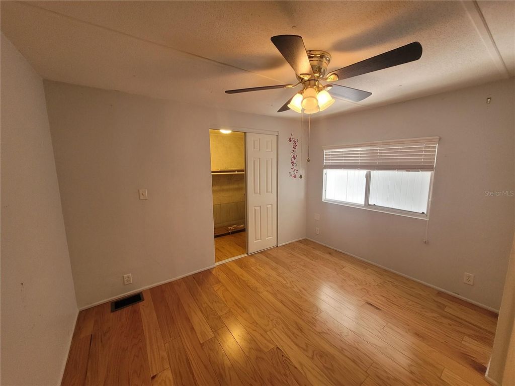 Image 26 of property listing at 3039 SEGO LANE, Lakeland, FL 33801