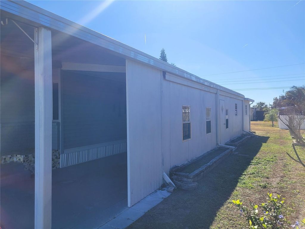 Image 33 of property listing at 3039 SEGO LANE, Lakeland, FL 33801