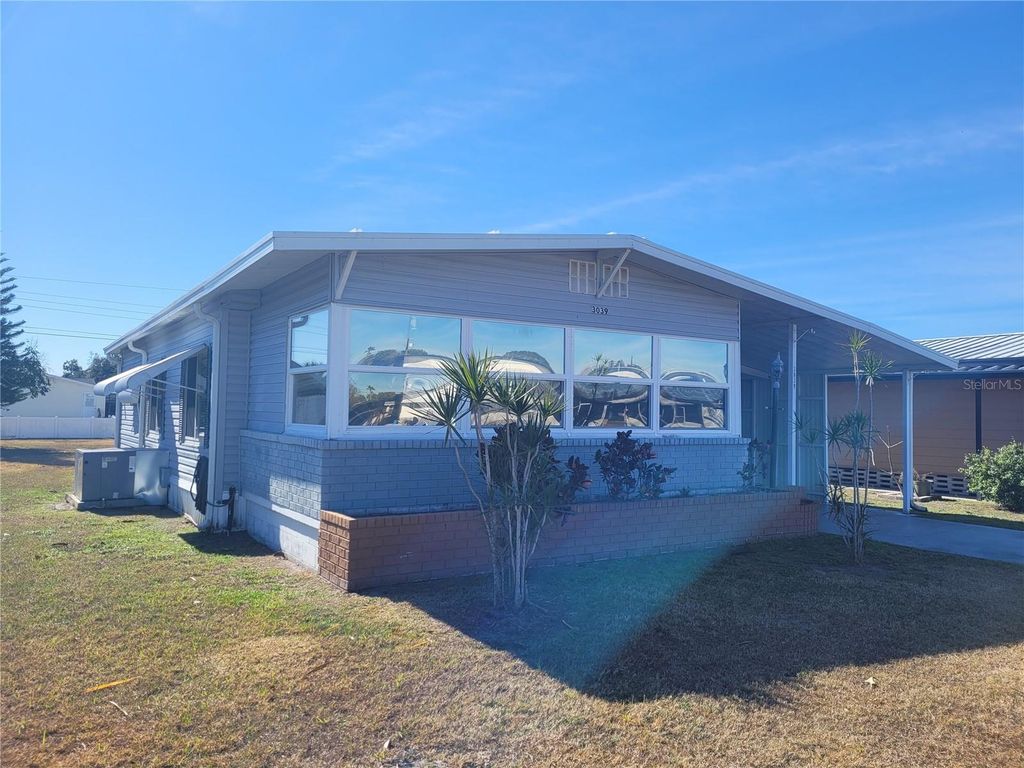 Image 41 of property listing at 3039 SEGO LANE, Lakeland, FL 33801