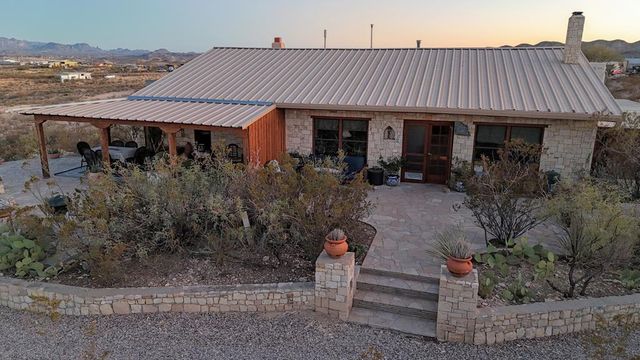 100 Guadalupe Loop, Terlingua, TX 79852