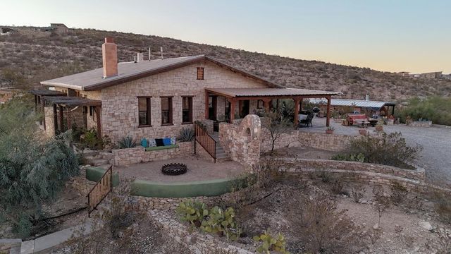 100 Guadalupe Loop, Terlingua, TX 79852