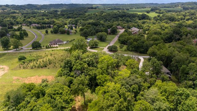 1576 Frye Rd, Columbia, TN 38401