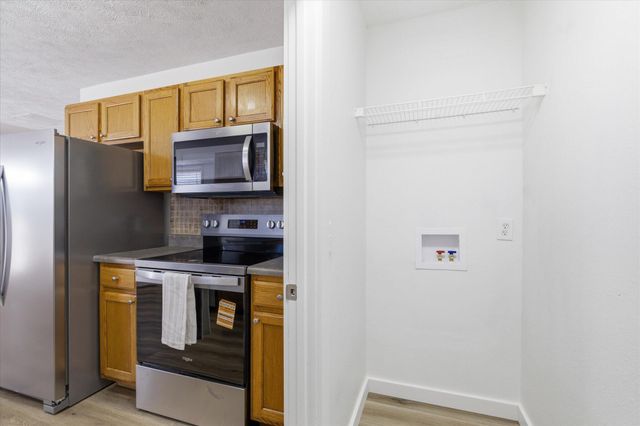 5215 S Honeysuckle Lane, Battlefield, MO 65619