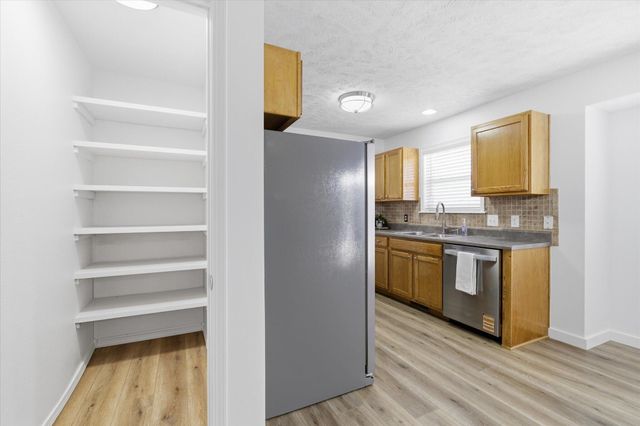 5215 S Honeysuckle Lane, Battlefield, MO 65619