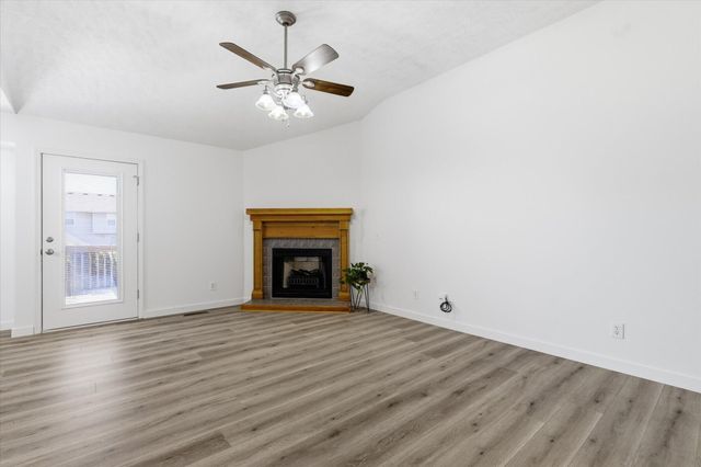 5215 S Honeysuckle Lane, Battlefield, MO 65619