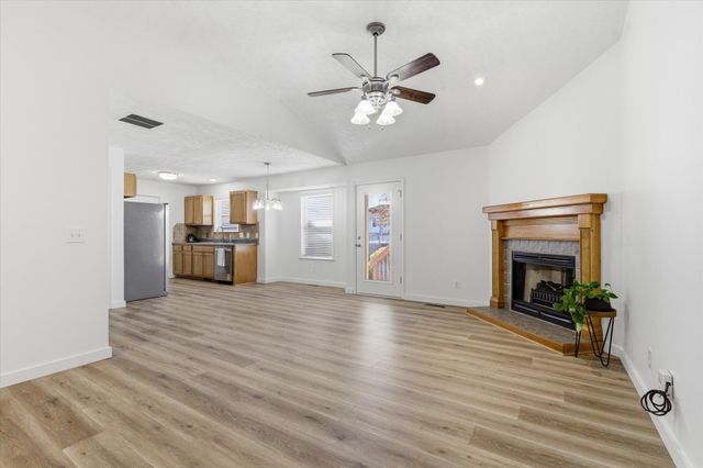 5215 S Honeysuckle Lane, Battlefield, MO 65619