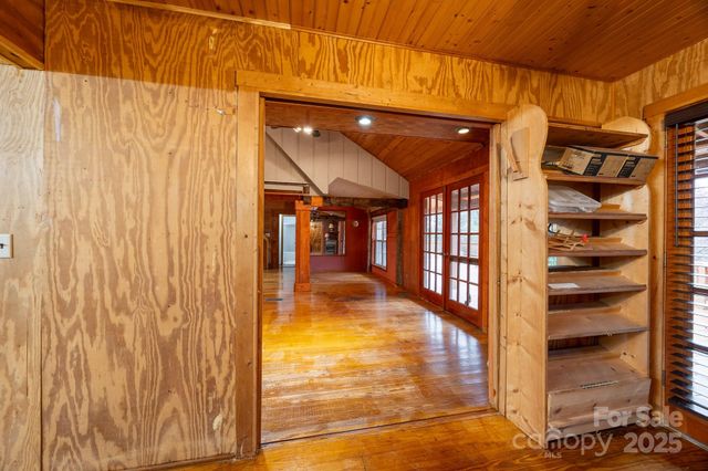 523 Sundown Drive, Franklin, NC 28734