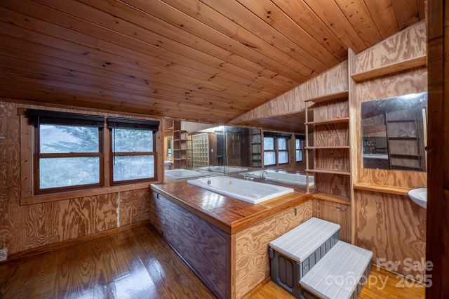 523 Sundown Drive, Franklin, NC 28734