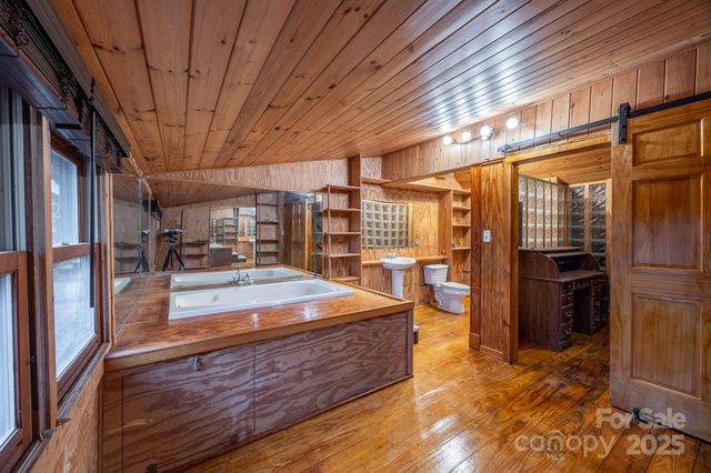 523 Sundown Drive, Franklin, NC 28734