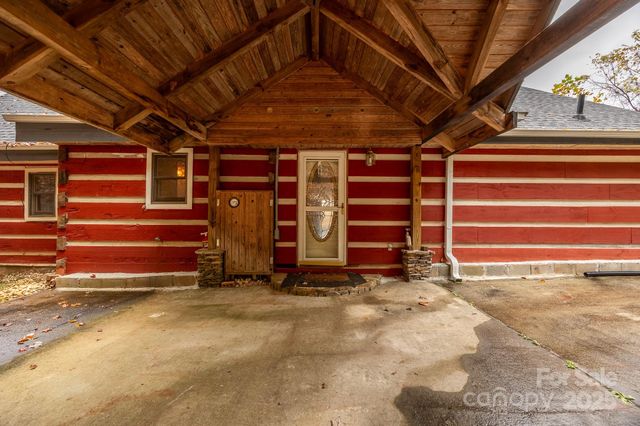 523 Sundown Drive, Franklin, NC 28734