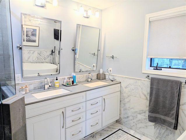 5322 Lynhill Street, Portage, MI 49024